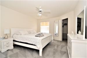 Lovely 1 Bedroom Condo at 2nd-Floor off The Strip