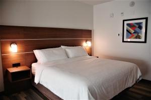 Holiday Inn Express & Suites - Edmonton SW – Windermere, an IHG Hotel