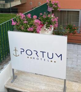 Hotel Portum