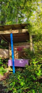 Off grid tiny home: the Artist cabin Medicine Farm