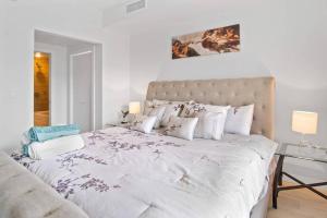 Luxury King Bed Suite In Century Park Ntfl,UGprk