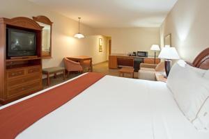 Holiday Inn Express Hotel & Suites Erie-Summit Township, an IHG Hotel