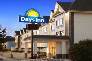 Days Inn by Wyndham Calgary Northwest