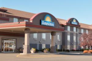 Days Inn & Suites by Wyndham Thunder Bay