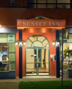 Sunset Inn and Suites