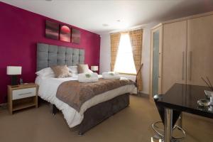 Cherwell Gates 4 Bed Luxury Oxford Apartment for 8 with Roof terrace
