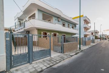 Appartamento spiaggia e servizi a piedi m509