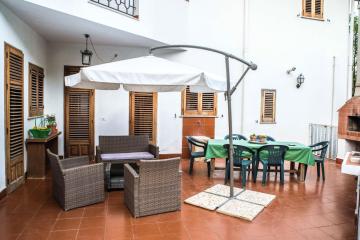 2 bedrooms appartement at Palermo 800 m away from the beach with enclosed garden and wifi
