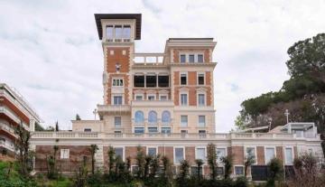 luxury white house