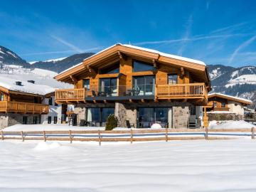 Cosy Holiday Home near Ski Area in M hlbach am Hochk nig