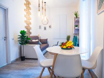 Premium Apartment in Chiaia, Naples Center, Near Seaside
