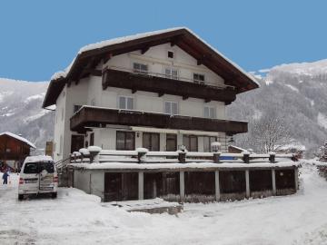 Beautiful Apartment in Aschau im Zillertal with Terrace