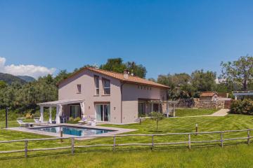 Villa Ivory
