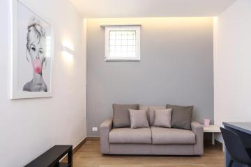 Piazza Bellini Stylish Suite by Wonderful Italy