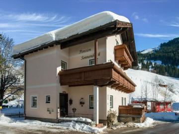 Leni s Mountain Appartements near ski area