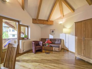 Spacious Apartment in Kaltenbach with Garage