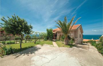 Amazing apartment in Porto Alabe with 2 Bedrooms and WiFi