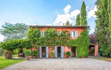 Stunning home in Impruneta with 3 Bedrooms and WiFi