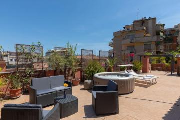 Penthouse with Jacuzzi on Terrace in Trastevere