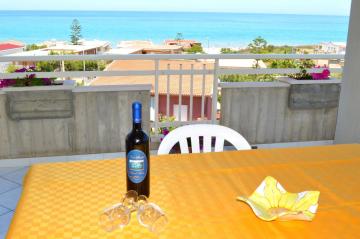 AL025A Appartamento con vista mare