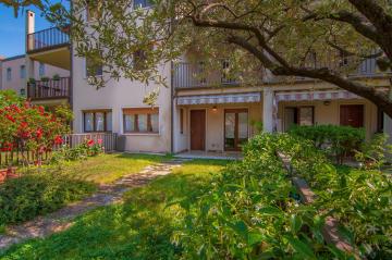 [Verona - FamilyOasi] free parking and garden