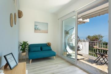 Cozy apartment by the sea