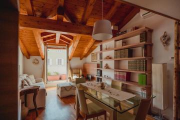 La Briciola - mansarda per 5 - ampia terrazza LT