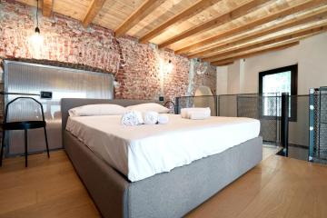 LANCETTI Stylish Loft-hosted by Sweetstay