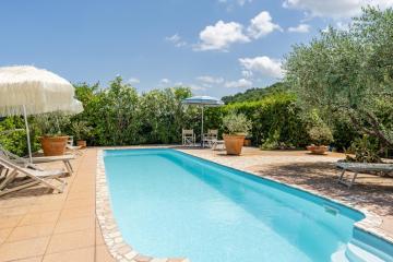 Lovely Countryside Apt with Garden & Swimming Pool