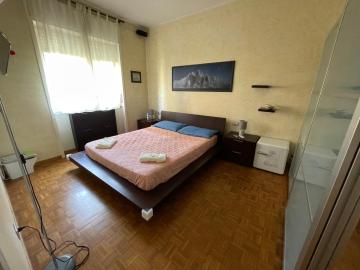 impeccable 3 bedroom house up to 6 people 10 minutes away from Duomo