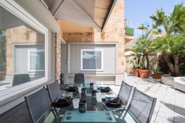 Mondello Deluxe Retreat by DomuSicily