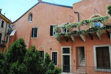 Abbraccio di Verona