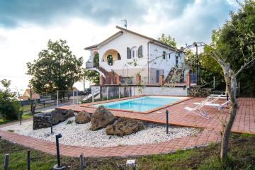 Tenuta Carbone - Con piscina e parcheggio privato