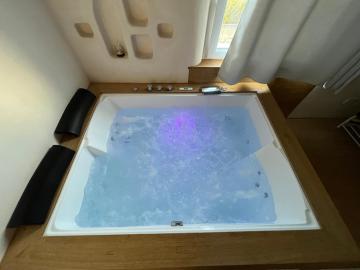 Casa Mediterranea con JACUZZI CAMINETTO , vicino OSTUNI al Mare