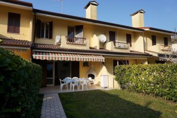 Beautiful Terraced House With Pool-tv-ac