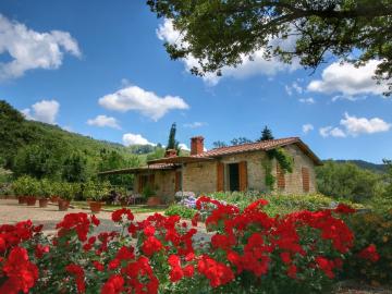 Stylish Farmhouse in Loro Ciuffenna with Barbecue