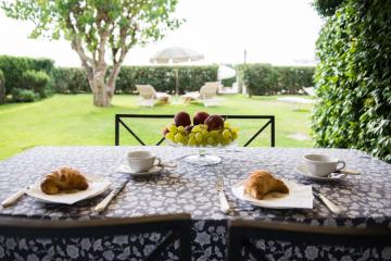 Nido del Mar Jesolo sea front garden apartment