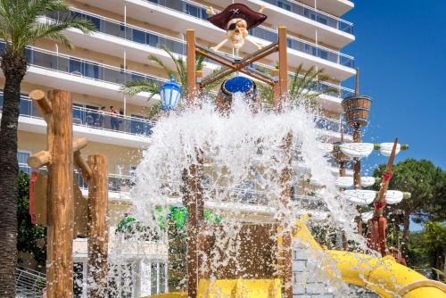 Hotel Oasis Park Splash