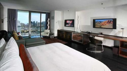 Beautiful High Rise Condo with Strip Views 23rd Floor