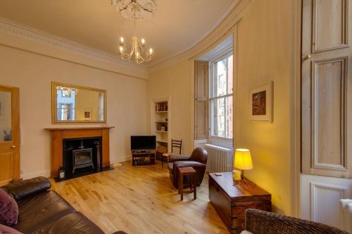 ALTIDO Spacious 2Bed in Heart of Old Town - Diagon Alley