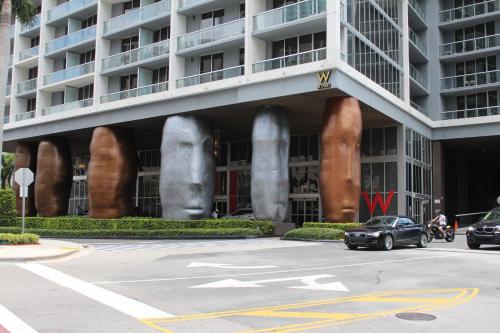 Luxury 5-star Condo @37th floor in Icon Brickell 2b/2b