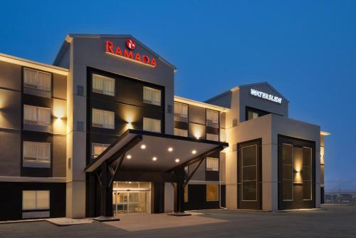 Ramada by Wyndham Airdrie Hotel & Suites