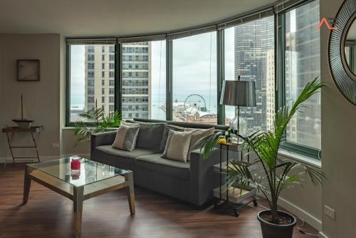 ENVITAE 3BR Downtown Luxurious Suite Views & Pool
