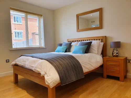 Fantastic 2 bed apartment w/pkg, Southwich Hse, Swindon