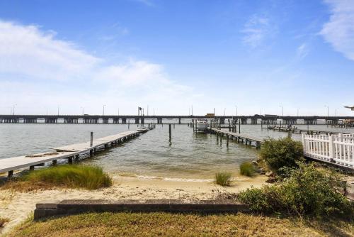 Water Front Delight On The Bay Home