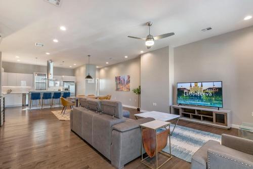 4 BR New Orleans Retreat Close to City Hot Spots