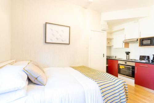 Modern 1 Bed Studio Flat in West Kilburn by Queen's Park for 2 people