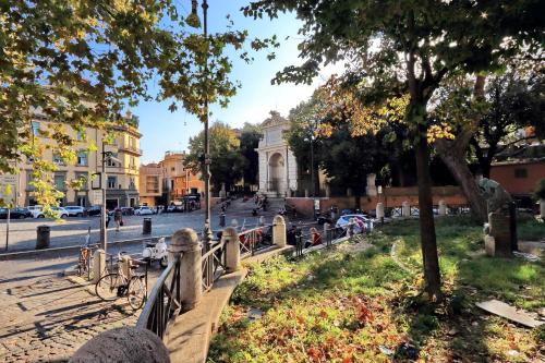 Home with a Historical Heritage, Roma, Italia