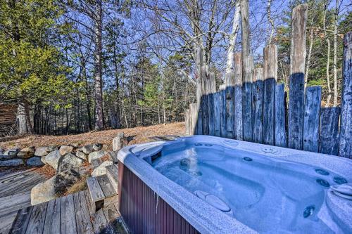 Grand Log Cabin with Hot Tub - 4 Miles to Whiteface!