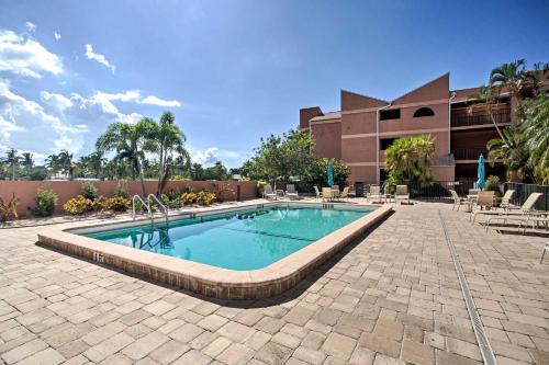 Resort-Style Condo with Pool- 19 Miles to Fort Myers!